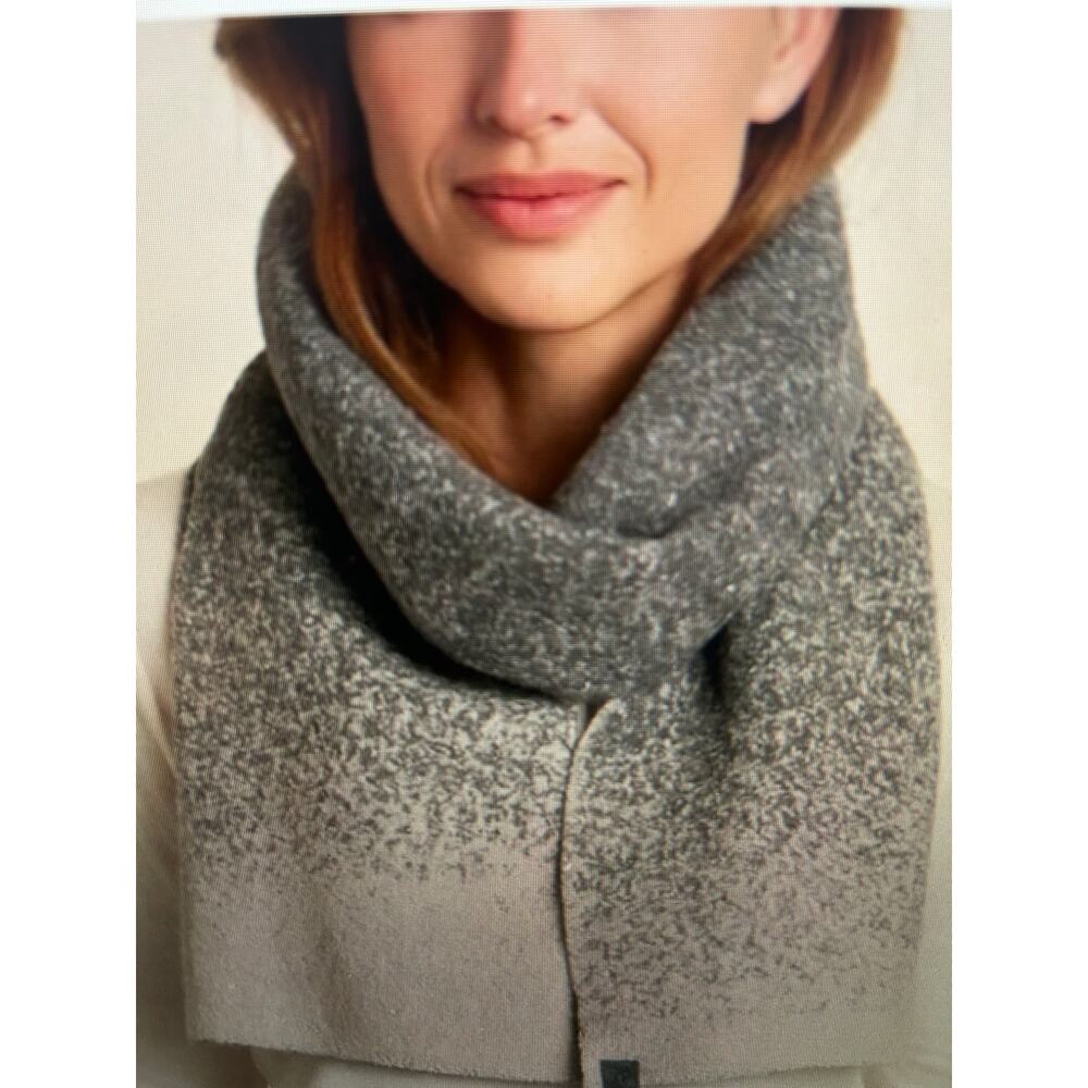 NWT Barefoot Dreams Cozy Chic Lite Confetti Scarf Smokey Green-fog gray